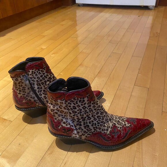 Cheetah print and leather cowboy boots - Picture 2 of 3